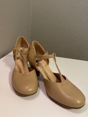 LaDuca size 9.5 Teresa Character Shoe NWOT